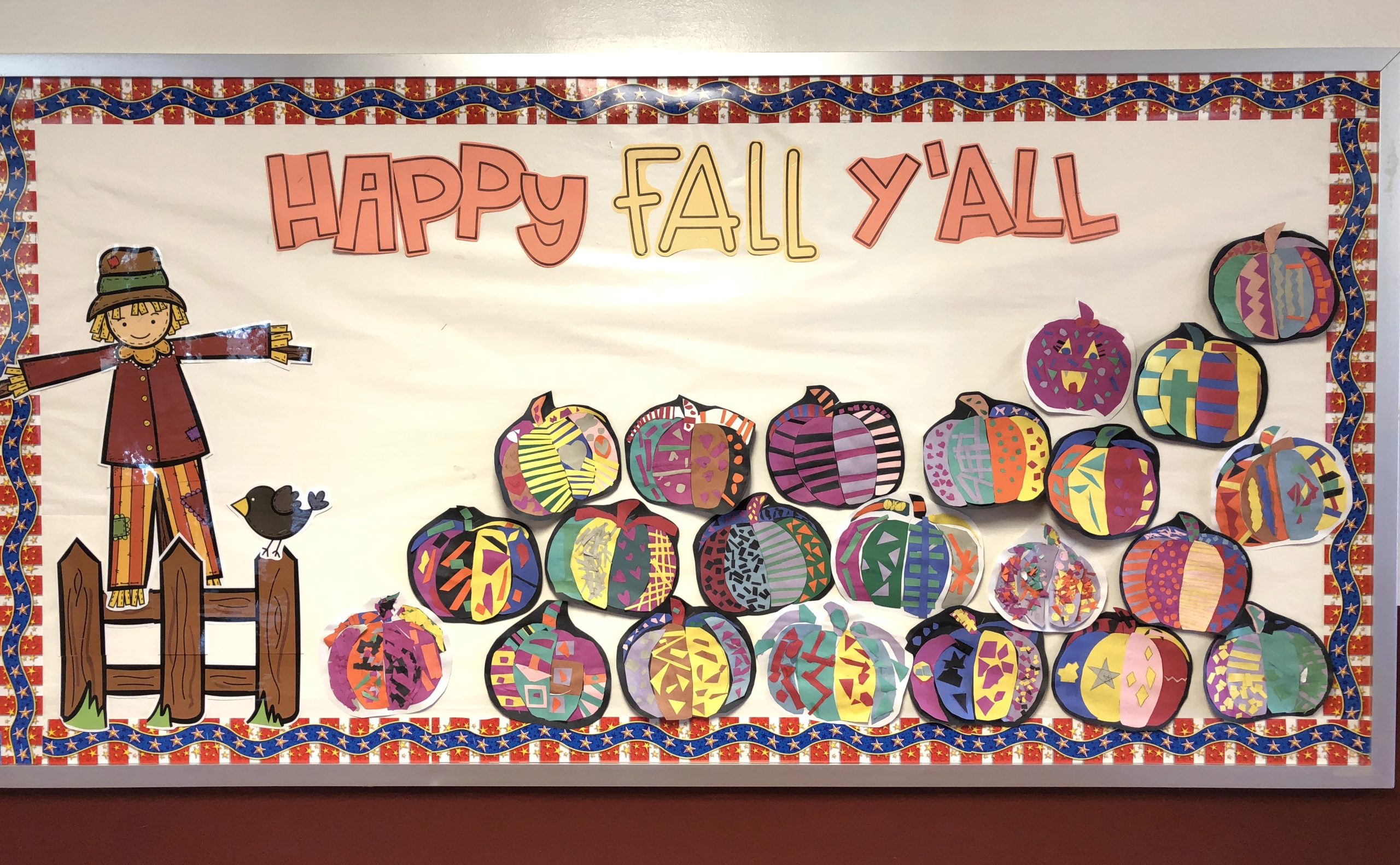 Pattern pumpkin project with free template - final pumpkins make a stunning bulletin board display!